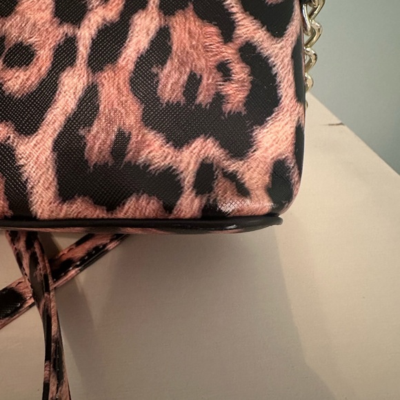 Steve Madden cheetah print dome crossbody satchel - Picture 7 of 11